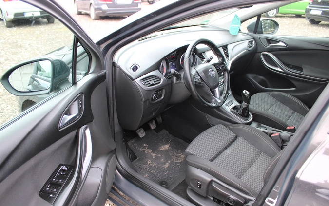 Opel Astra cena 31900 przebieg: 285000, rok produkcji 2016 z Płock małe 781